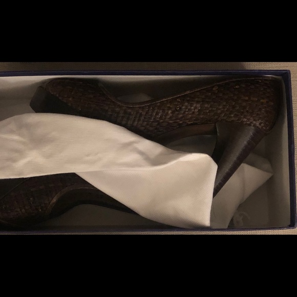 Stuart Weitzman springpump brown wicker pumps - Picture 6 of 8